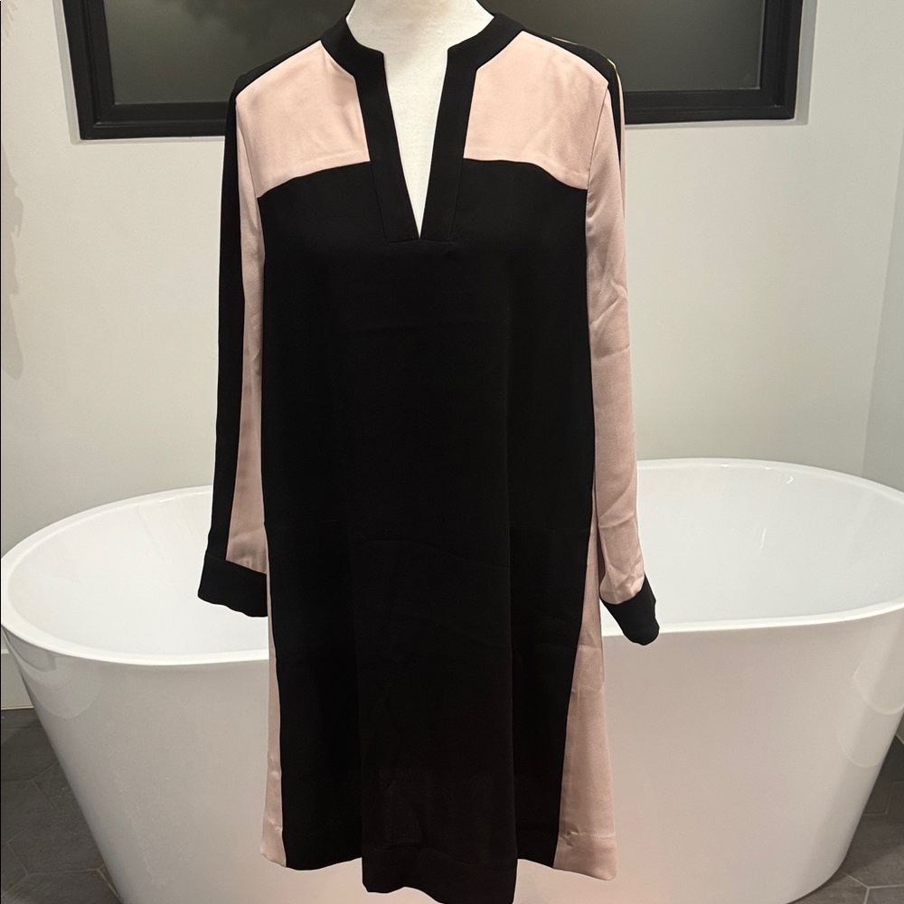 BCBG NWT Colorblock Shift Dress - Black & Blush